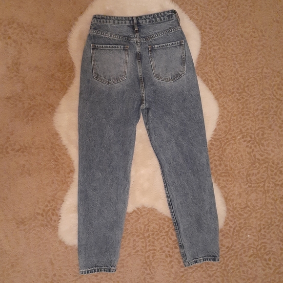 Mom Jeans - Picture 4 of 11